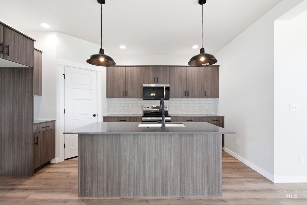 Photo of 4314 N Camp Creek Ave, Meridian, ID 83646 (MLS # 98981847)
