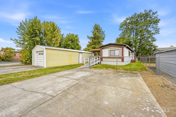 912 PINE ST, LEWISTON, ID 83501 - Image 0aa1878d67de705bee2b4d0d041516df/1426331458