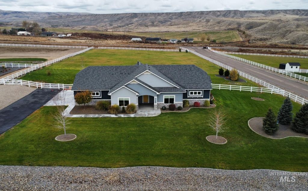 Photo of 141 Twilight Trail, Marsing, ID 83639 (MLS # 98985031)