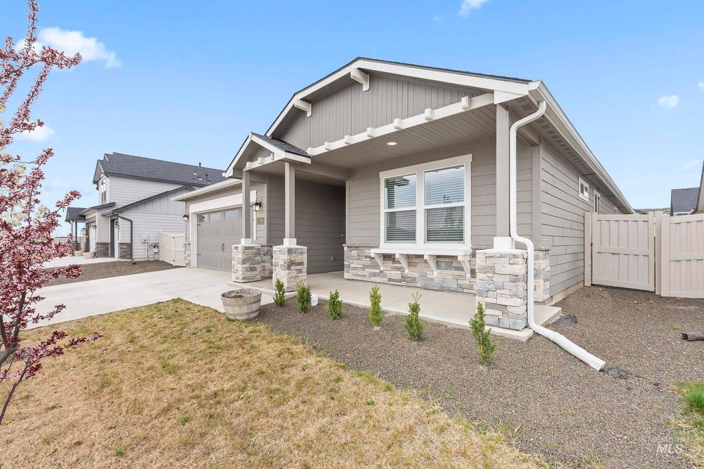 Photo of 10308 W Trident Ridge Dr, Star, ID 83669 (MLS # 98980270)