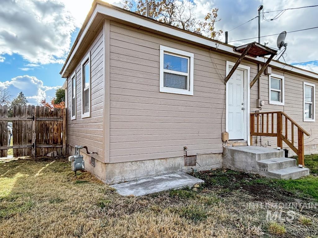 Caldwell, Idaho 83605, United States, 2 Bedrooms Bedrooms, ,1 BathroomBathrooms,Residential,Pending,34639