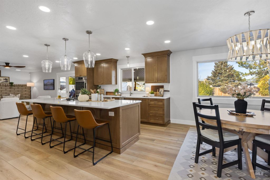 Photo of 514 W Ross Ln, Caldwell, ID 83605 (MLS # 98972363)