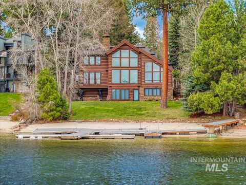 Photo of 915 Cottonwood Street, McCall, ID 83638 (MLS # 98984976)