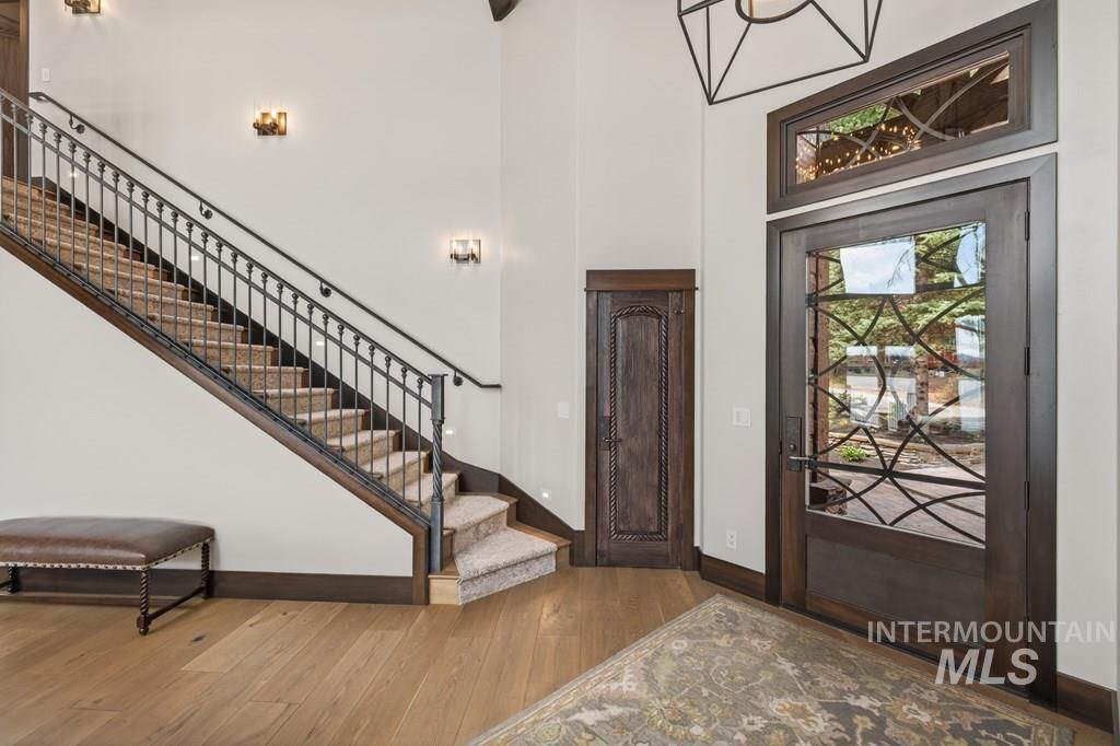 Photo of 915 Cottonwood Street, McCall, ID 83638 (MLS # 98984976)