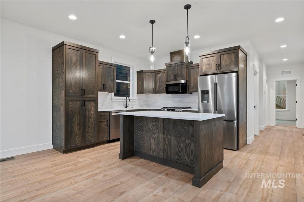 Photo of 1715 N 31st St, Boise, ID 83703 (MLS # 98986370)