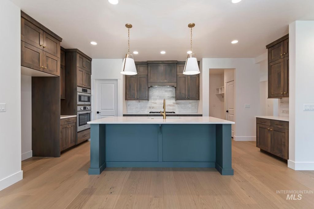 Photo of 860 W Buroak Dr, Meridian, ID 83642 (MLS # 98968599)