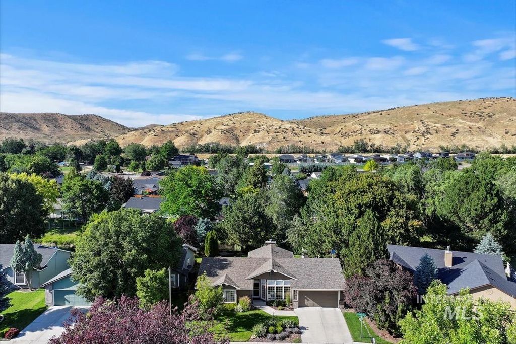 Photo of 7810 W Peterson St, Boise, ID 83714 (MLS # 98963449)