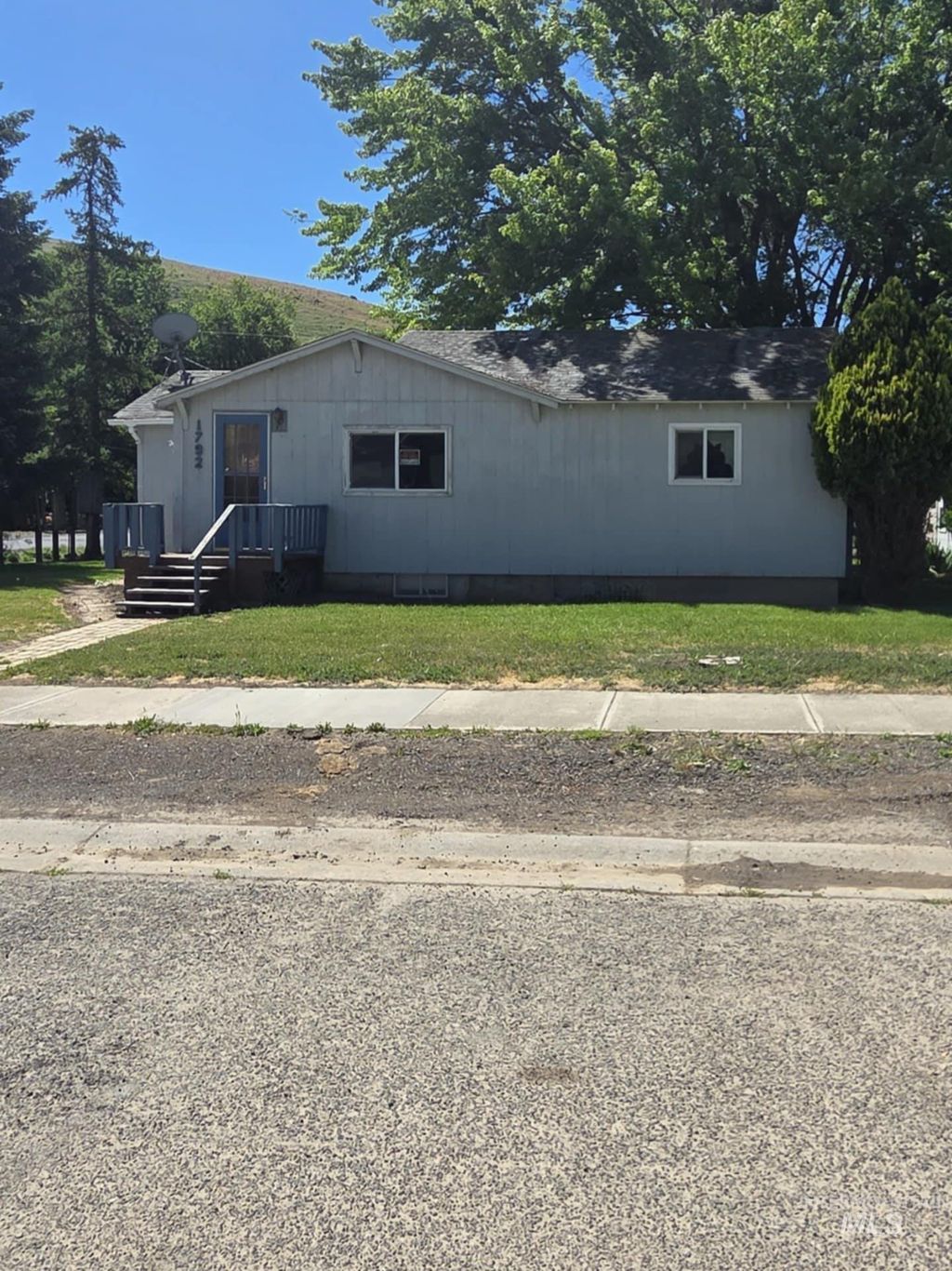 Photo of 1792 Columbia St, Pomeroy, WA 99347 (MLS # 98948779)