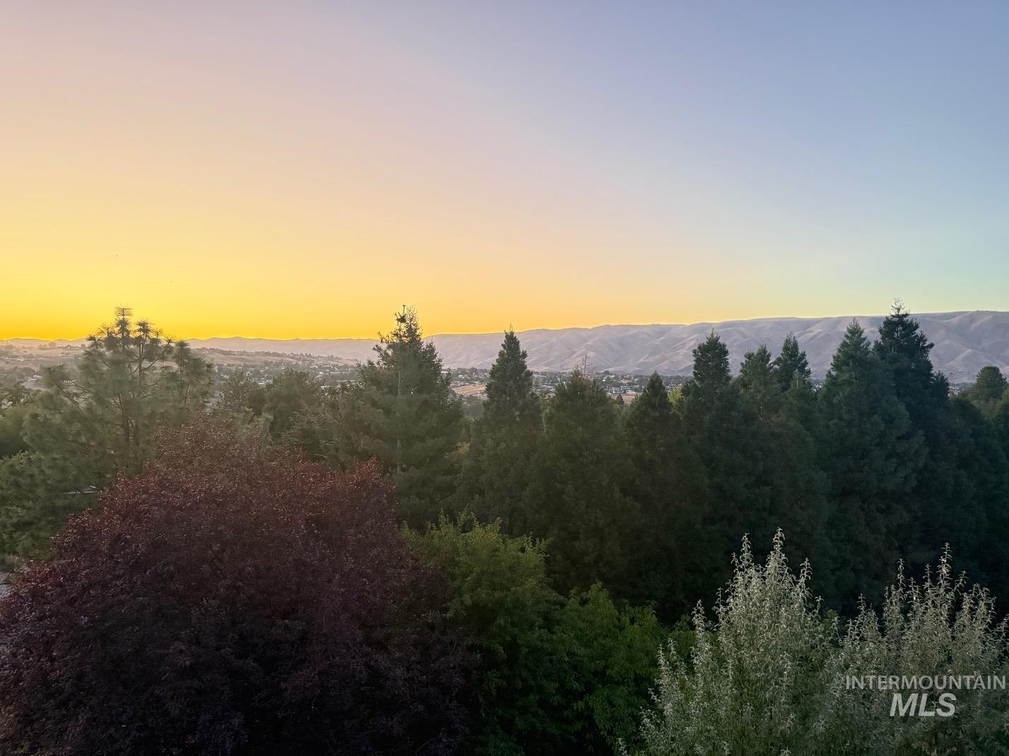View of nature featuring a mountain backdrop