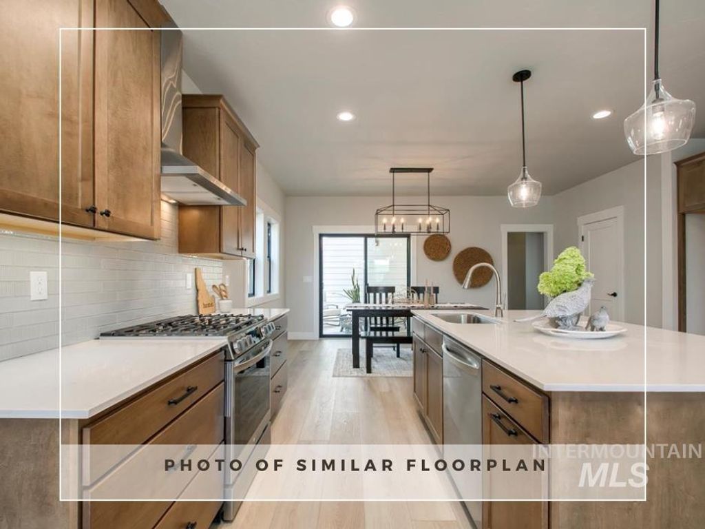 Photo of 158 N Edgewood Ln, Eagle, ID 83616 (MLS # 98969845)