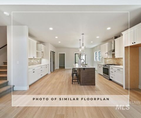 Photo of 158 N Edgewood Ln, Eagle, ID 83616 (MLS # 98969845)