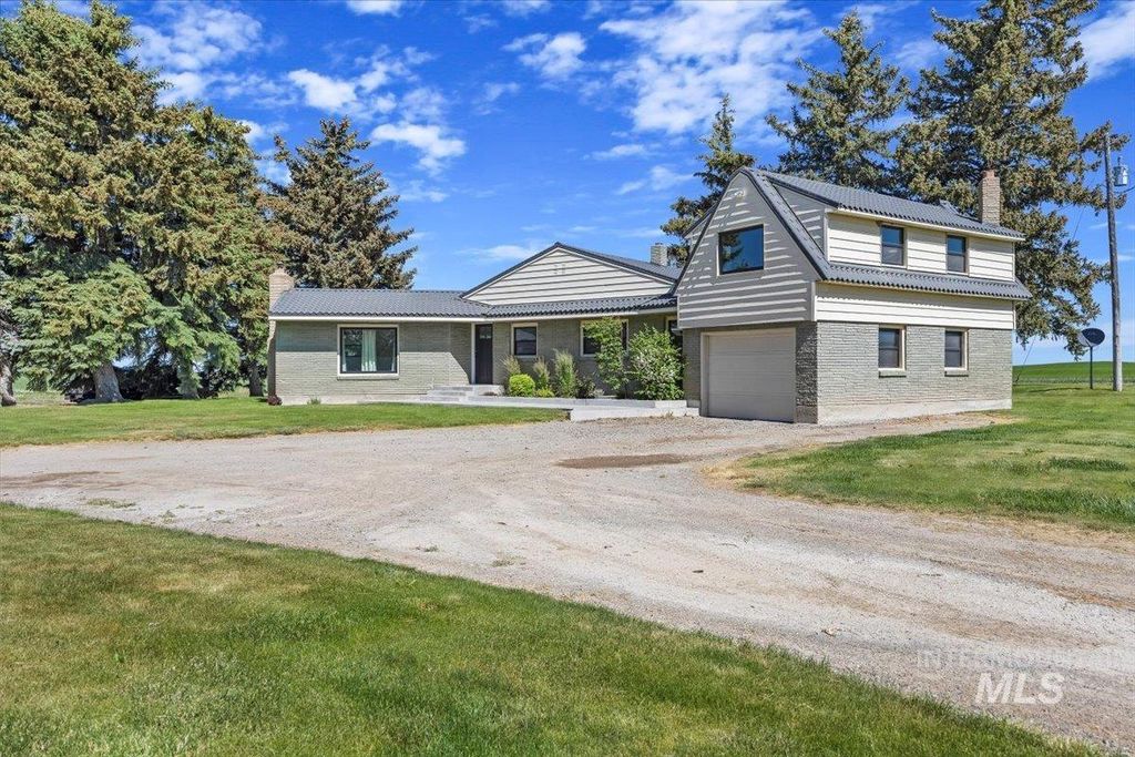 Photo of 2982 E 990 S, Hazelton, ID 83335 (MLS # 98950636)