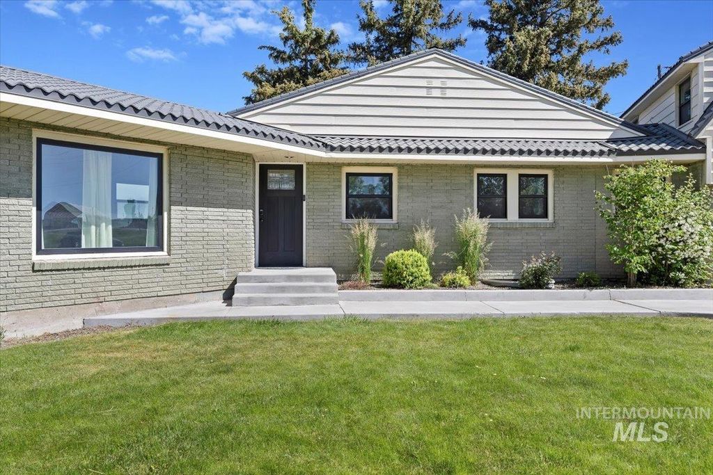 Photo of 2982 E 990 S, Hazelton, ID 83335 (MLS # 98950636)