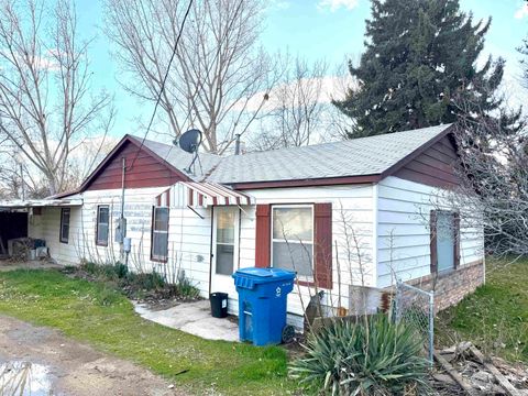 Photo of 1319 W Flamingo Ave, Nampa, ID 83651 (MLS # 98976352)