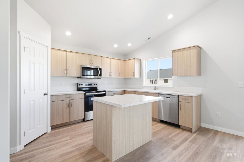 Photo of 7104 E Marble Springs Dr, Nampa, ID 83687 (MLS # 98981862)