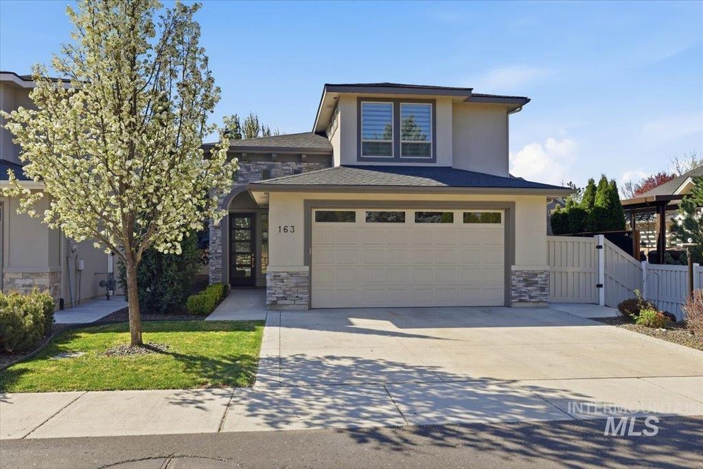 Photo of 163 W Floating Feather Rd, Eagle, ID 83616 (MLS # 98980828)