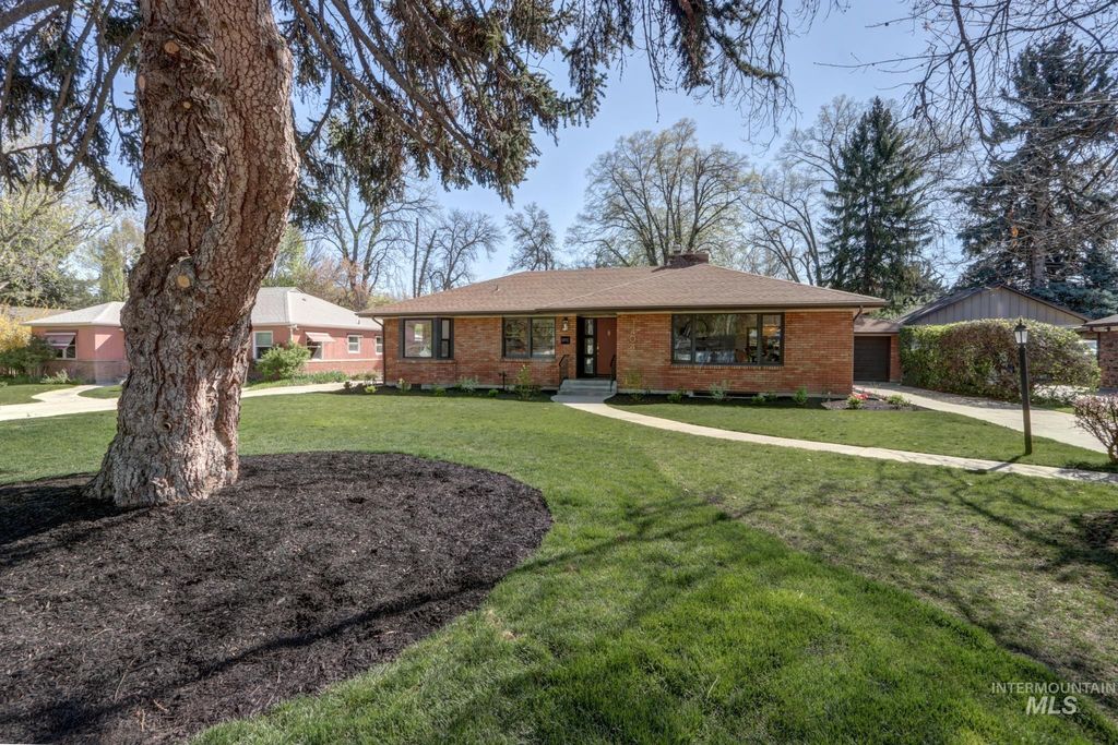 Photo of 1404 S Owyhee St, Boise, ID 83705 (MLS # 98981638)