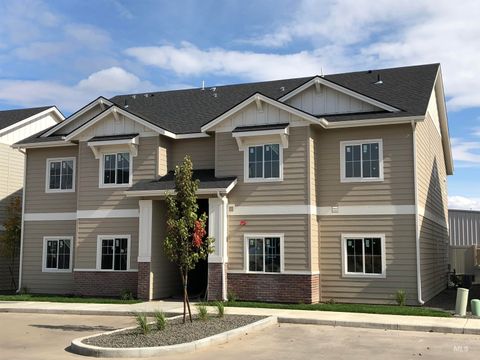 324 NE 3rd St. Meridian ID 83642