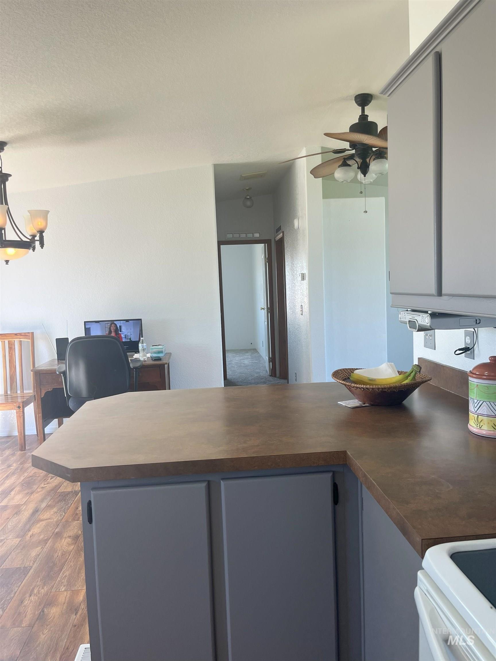 Buhl, Idaho 83316, United States, 3 Bedrooms Bedrooms, ,2 BathroomsBathrooms,Residential,Active,135651