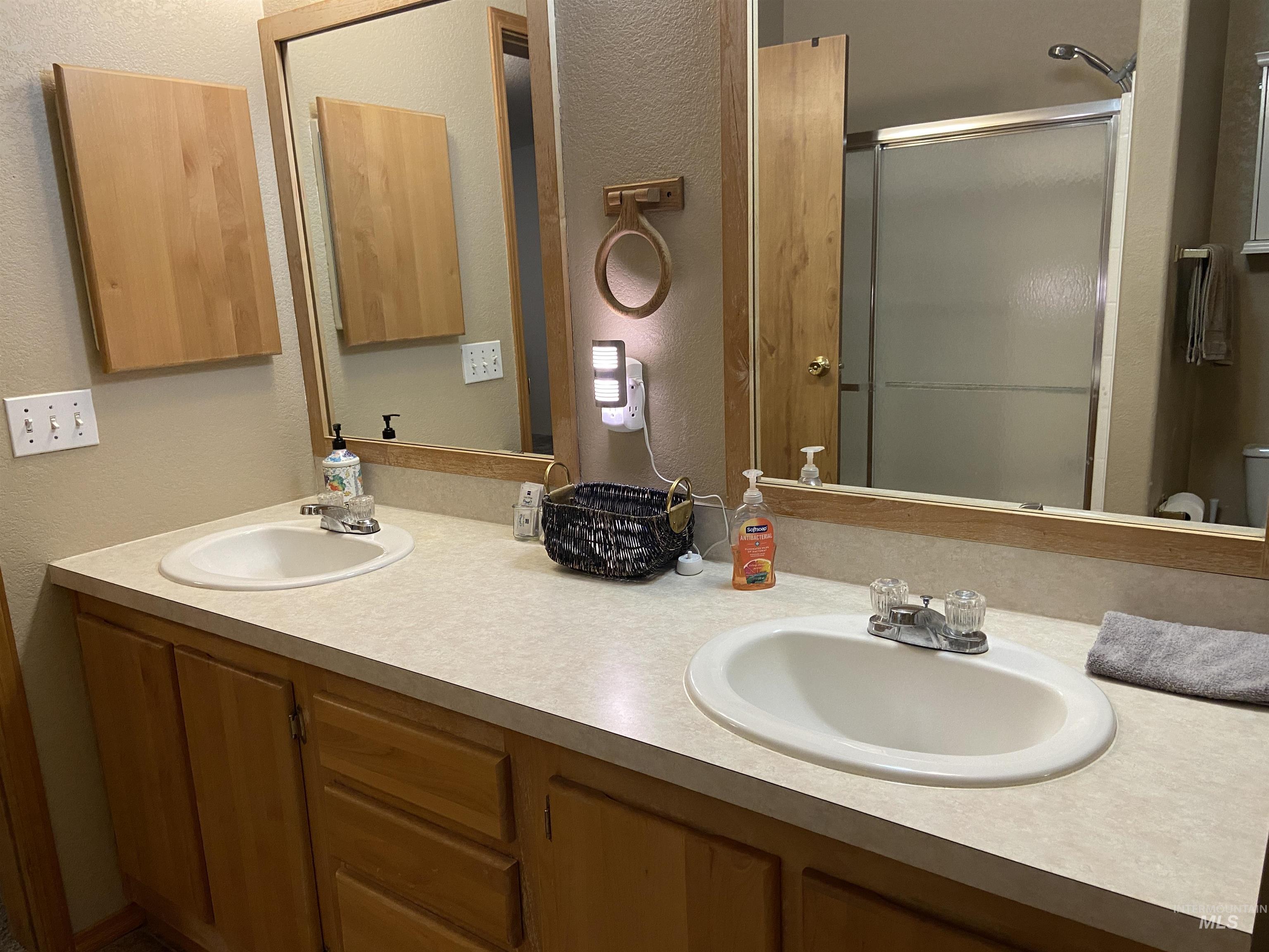 Buhl, Idaho 83316, United States, 3 Bedrooms Bedrooms, ,2 BathroomsBathrooms,Residential,Active,135651