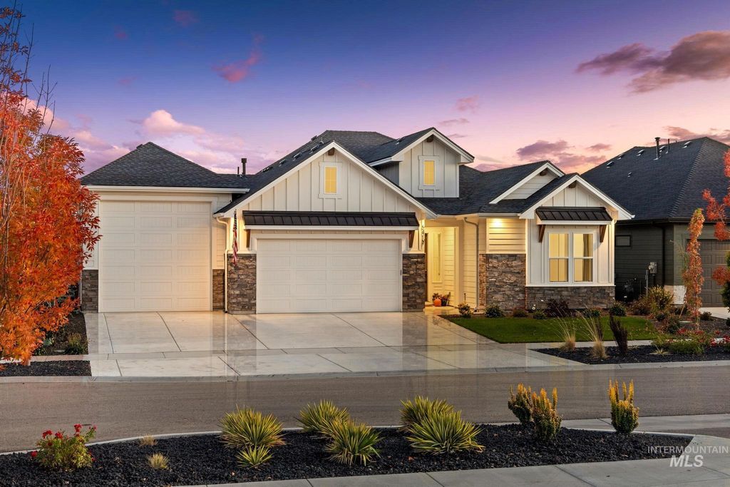 Photo of 6419 W Piaffe St, Eagle, ID 83616 (MLS # 98975280)