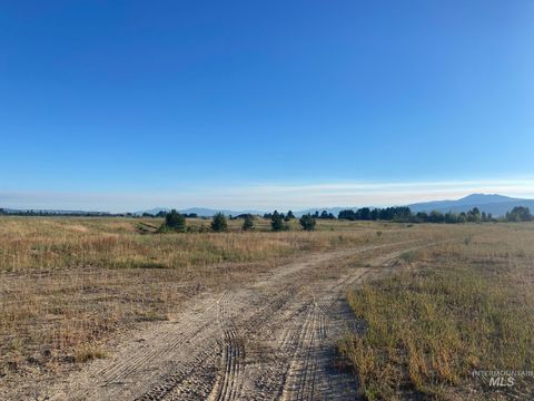 Photo of Hwy 55 And Loomis, Donnelly, ID 83615 (MLS # 98919647)