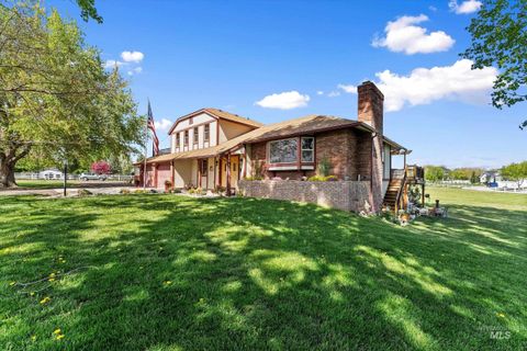 1440 N Meridian Rd. Eagle ID 83616
