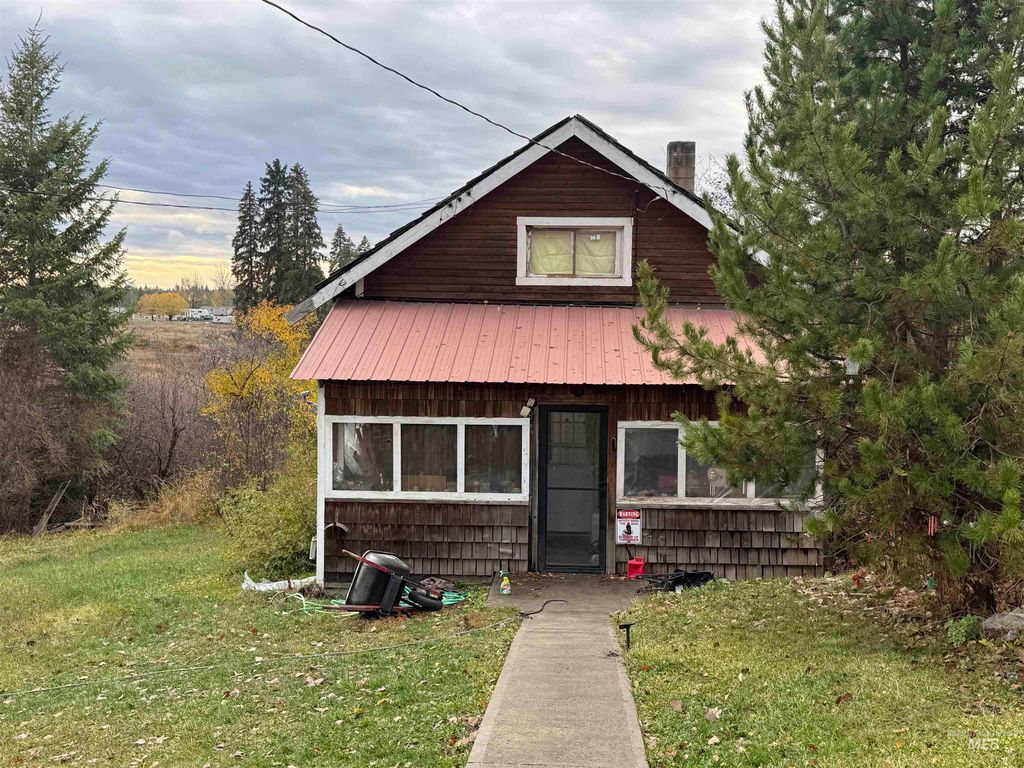 Photo of 211 Fords St, Weippe, ID 83553 (MLS # 98967228)