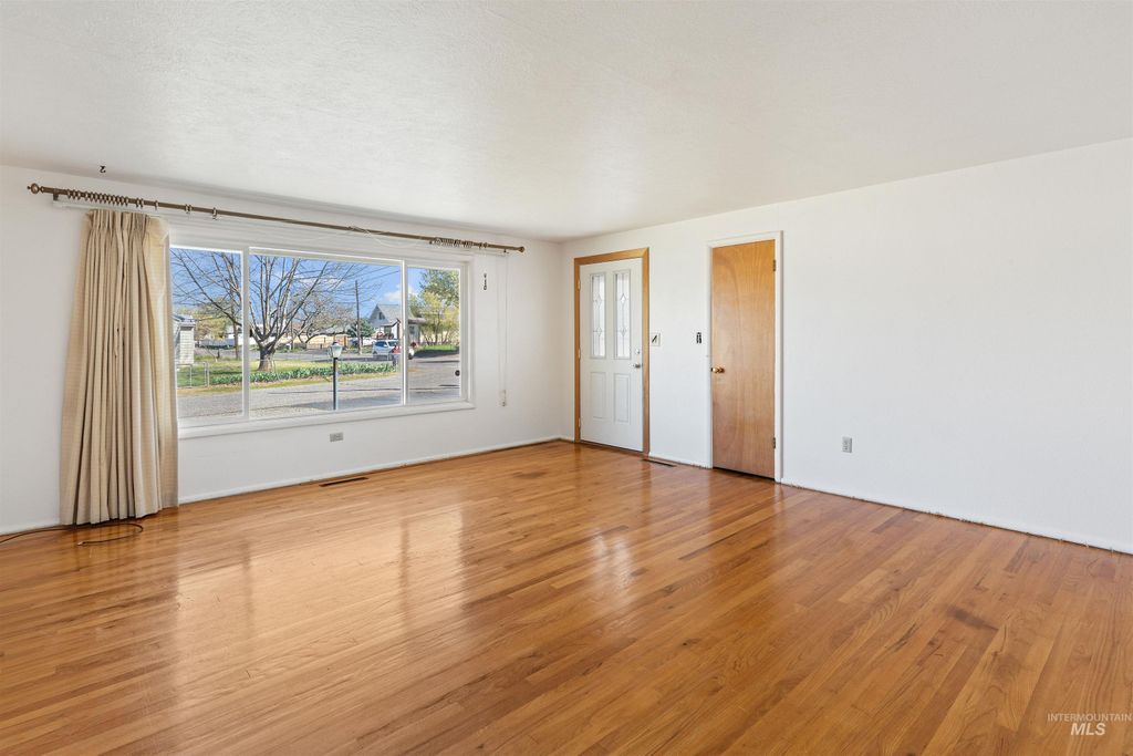 Photo of 1148 Webster Street, Clarkston, WA 99403 (MLS # 98981829)