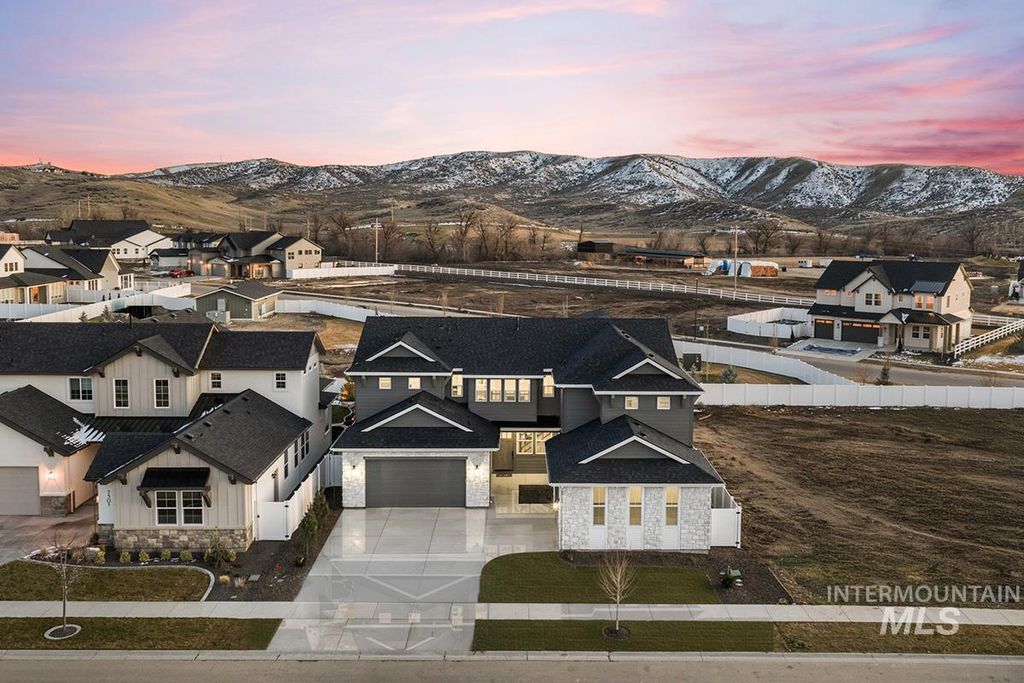 Photo of 7535 W Diamond Lake Dr, Boise, ID 83714 (MLS # 98977517)