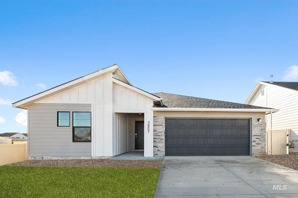 Photo of 7128 E Marble Springs Dr, Nampa, ID 83687 (MLS # 98985485)