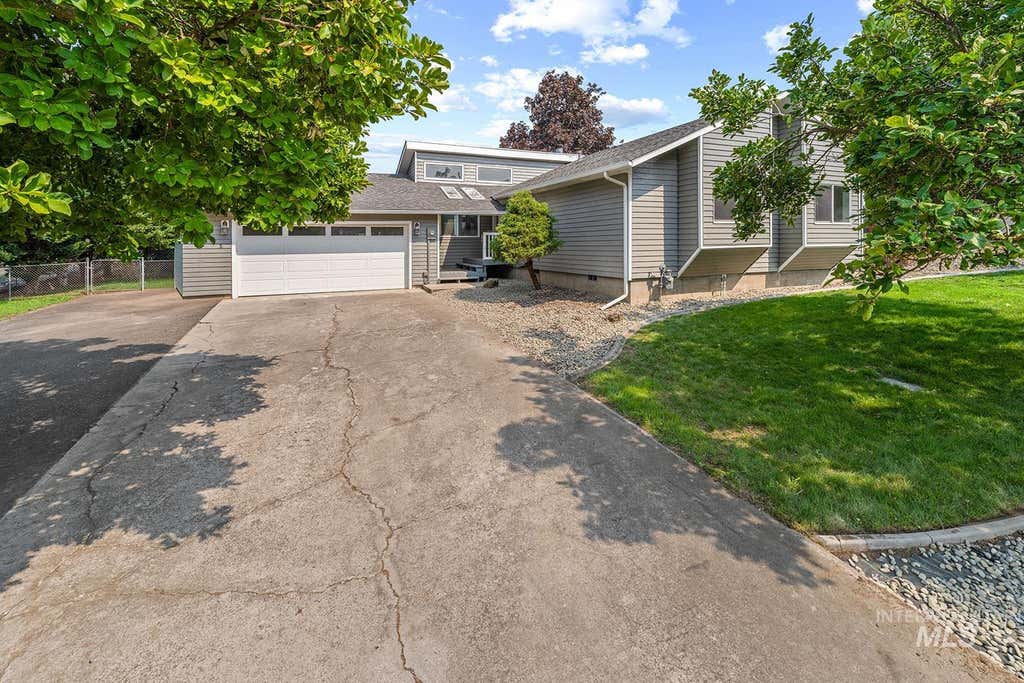 Photo of 2405 Shelley Lane, Clarkston, WA 99043 (MLS # 98995745)