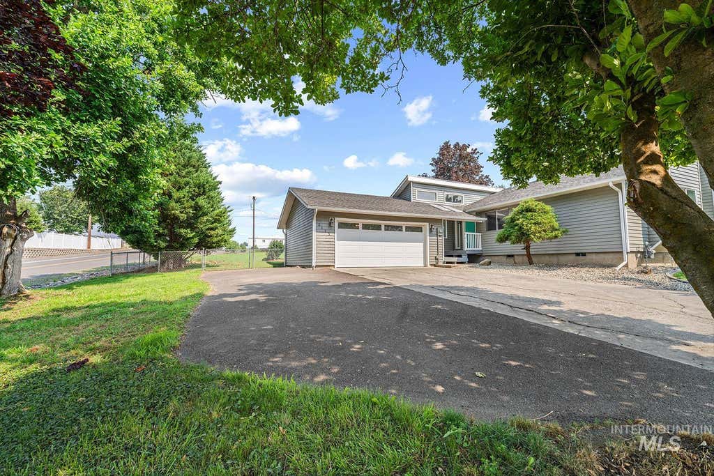 Photo of 2405 Shelley Lane, Clarkston, WA 99043 (MLS # 98995745)