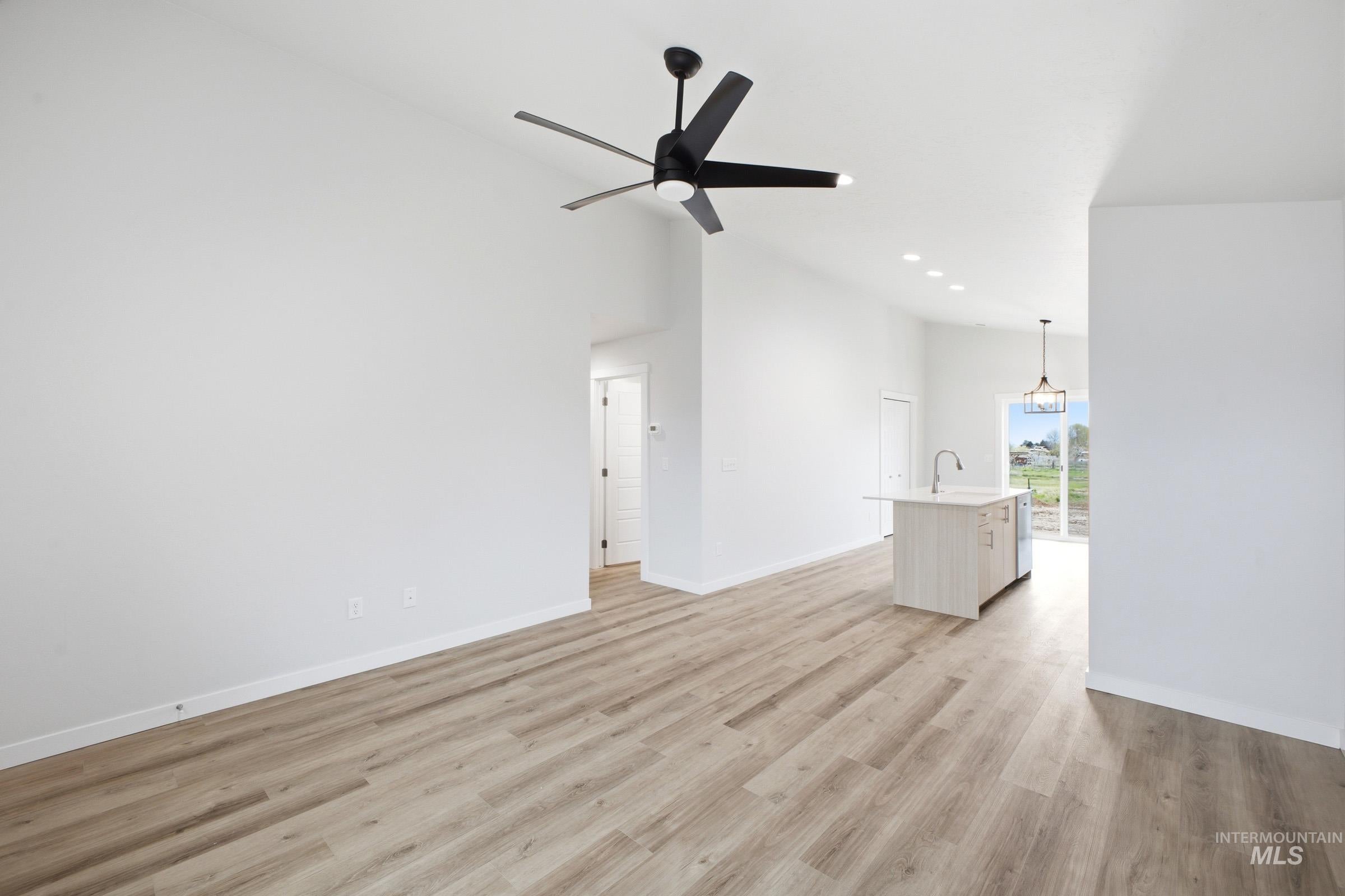 6854 S Lumberton Way
