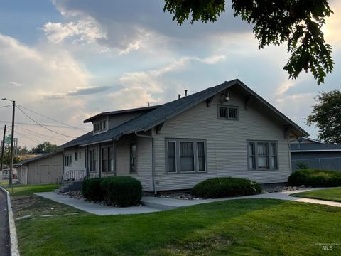 Photo of 151 NW 8th St, Ontario, OR 97914 (MLS # 98967586)