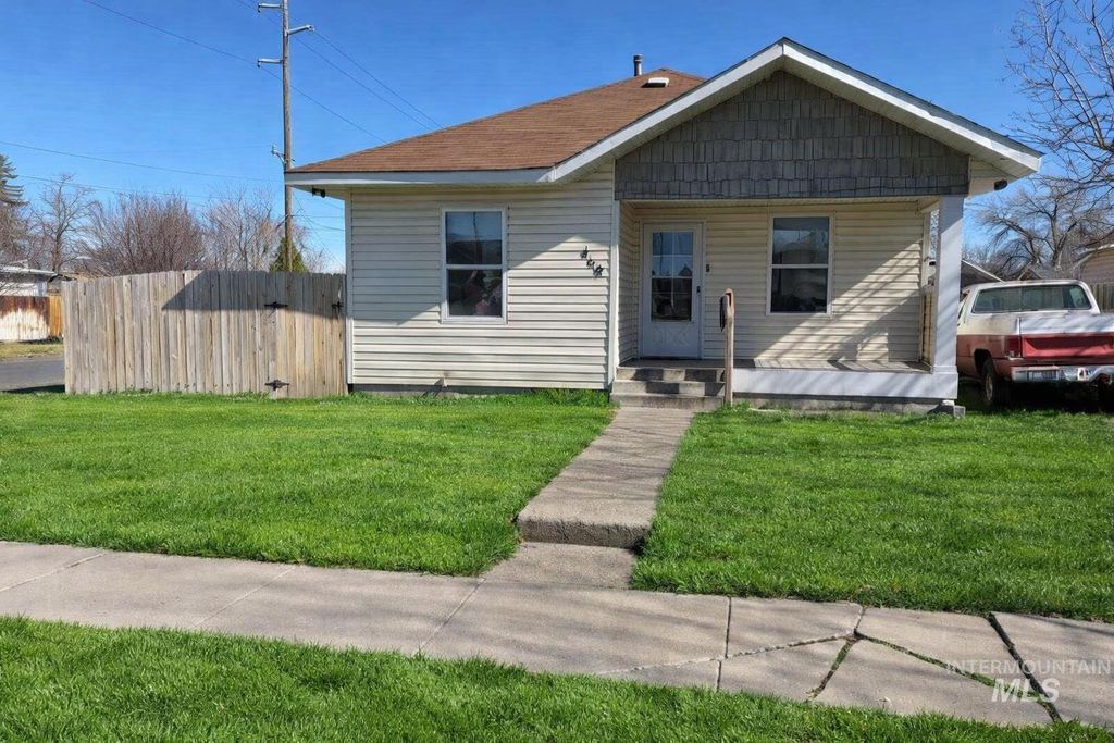 Photo of 460 3rd Ave N, Twin Falls, ID 83301 (MLS # 98977992)