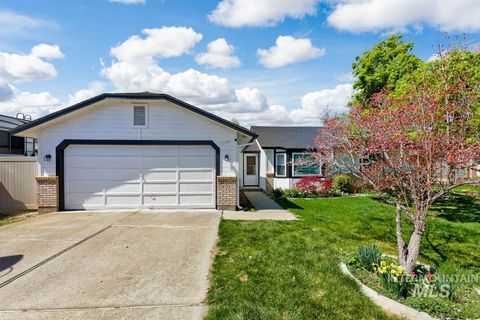 Photo of 2631 N Aster Ave, Boise, ID 83704 (MLS # 98969145)