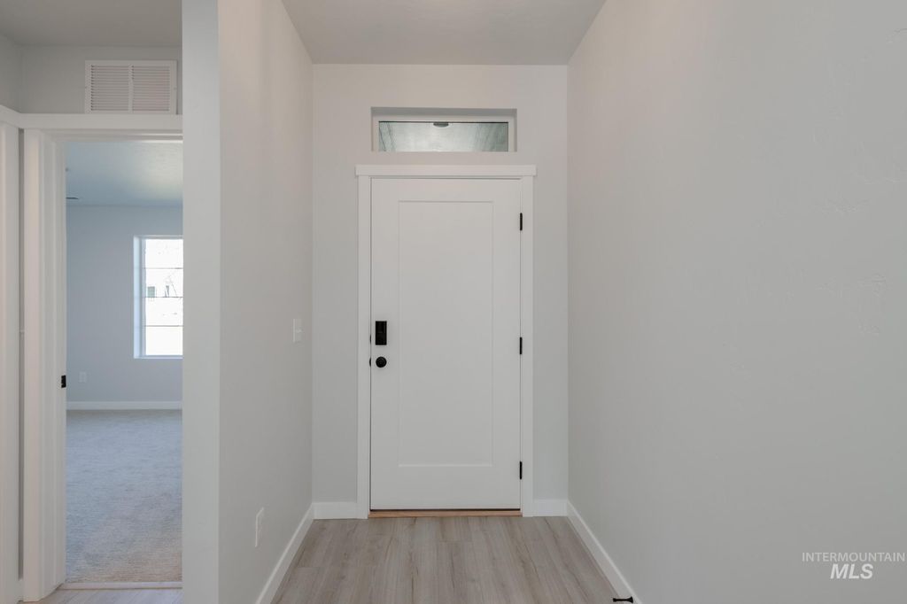 Photo of 841 Strike Eagle St, Mountain Home, ID 83647 (MLS # 98960875)