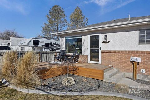 Photo of 1625 4th Avenue East Ave, Twin Falls, ID 83301 (MLS # 98974622)