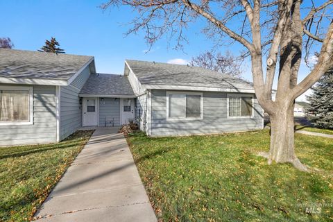 Photo of 502 Yakima, Filer, ID 83328 (MLS # 98970875)