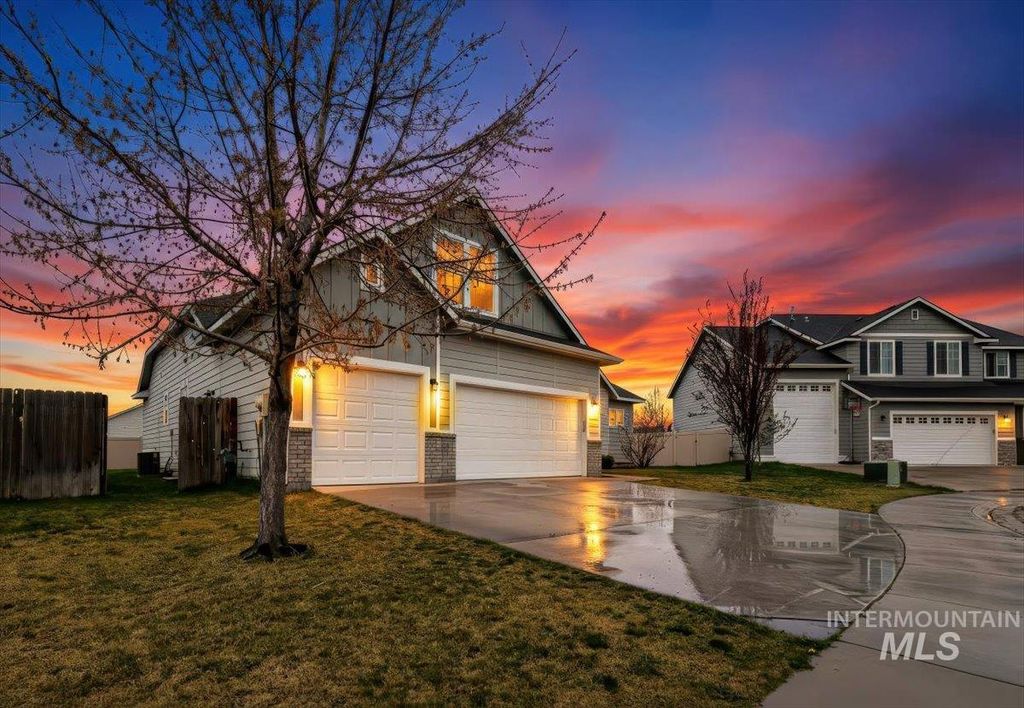 Photo of 583 W Allspice St, Kuna, ID 83634 (MLS # 98981243)