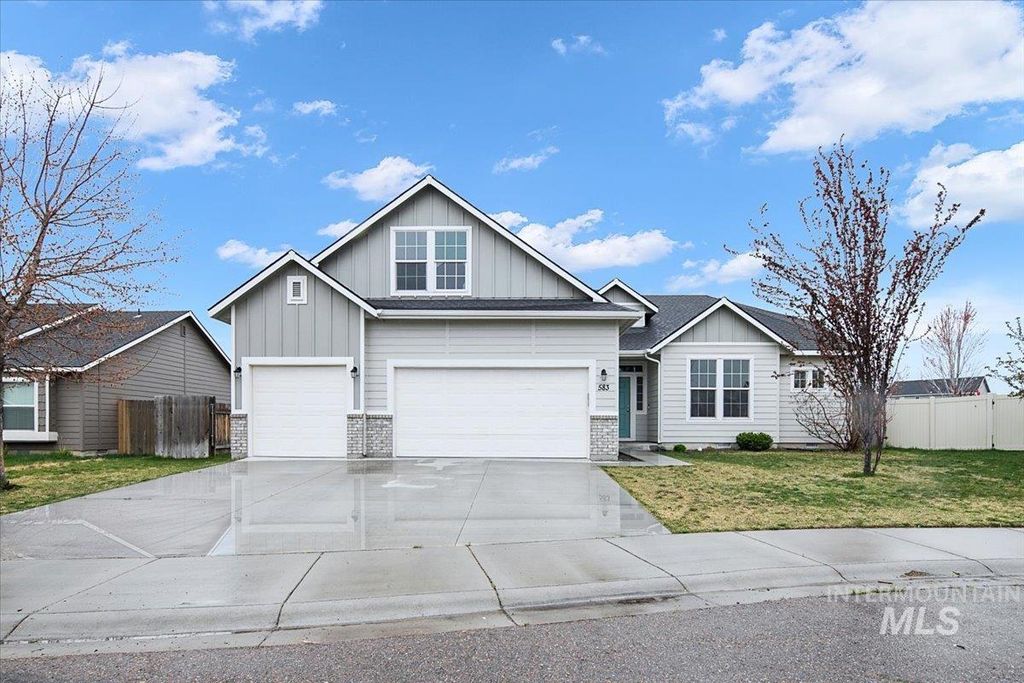 Photo of 583 W Allspice St, Kuna, ID 83634 (MLS # 98981243)