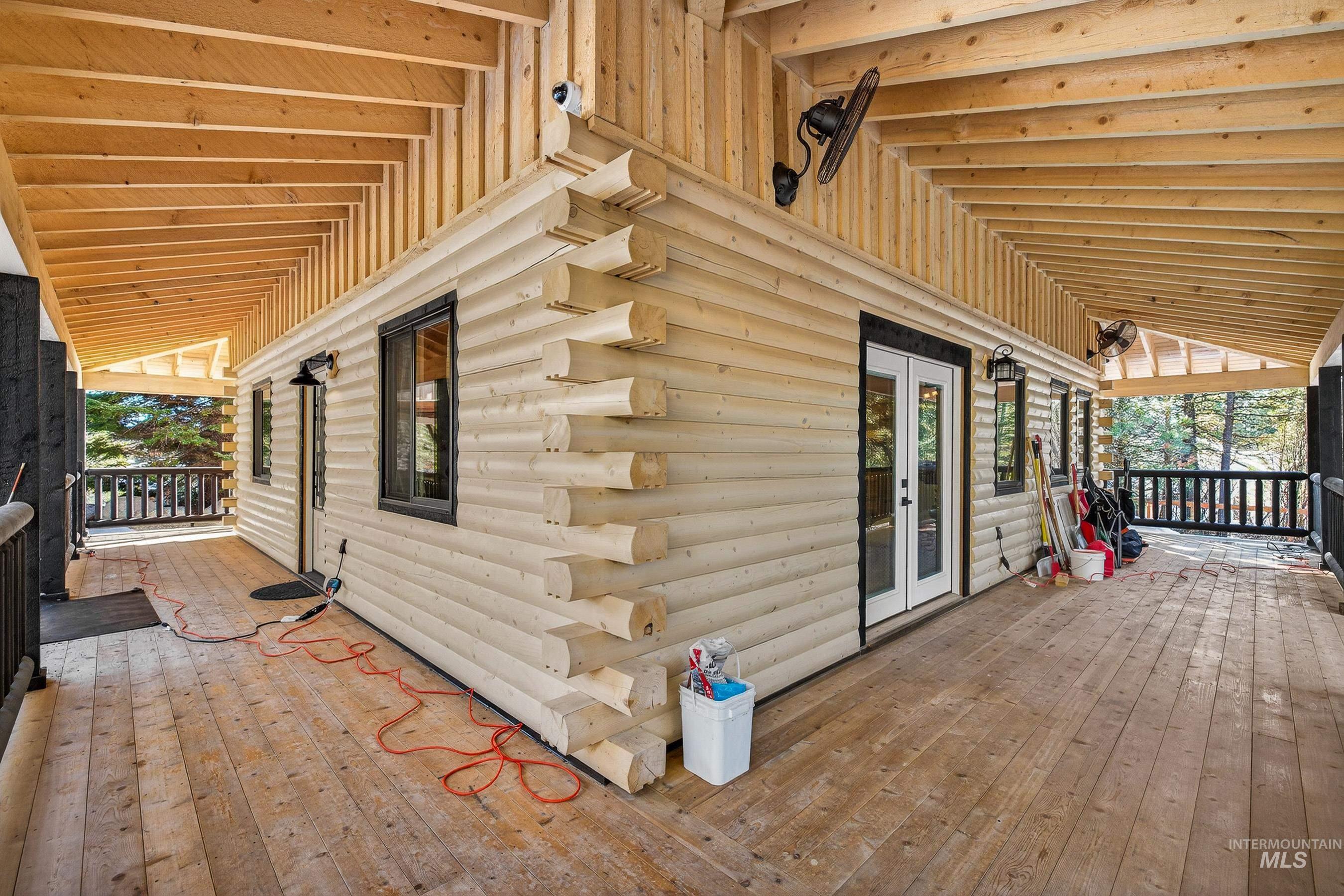 Like having your own Lincoln Log home