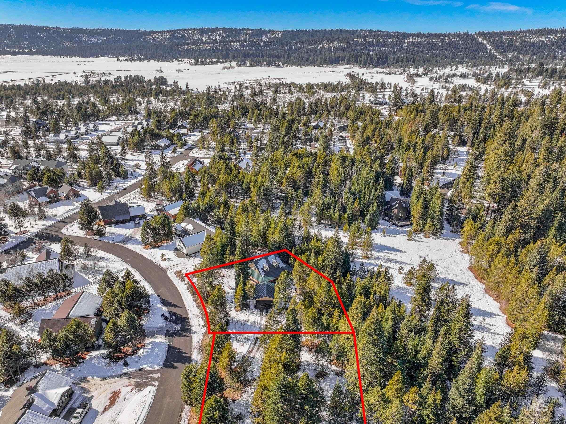 Great location close to Shore Lodge and Payette Lake