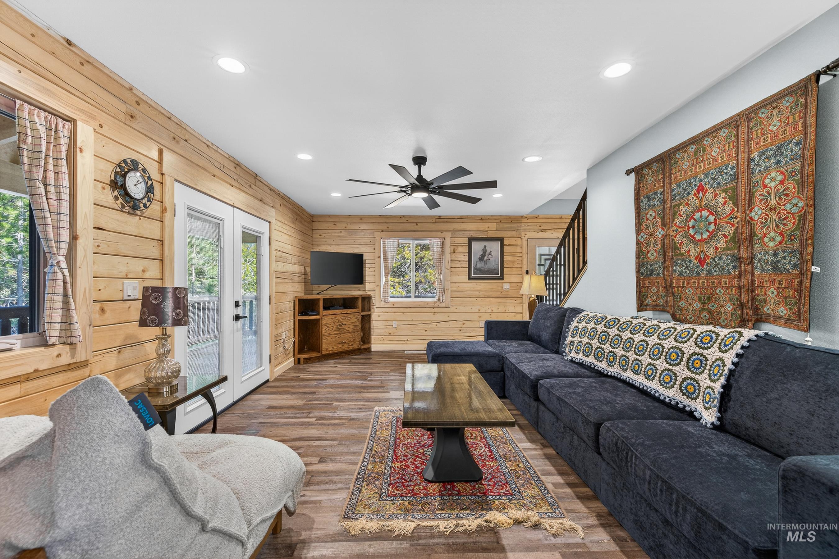 The light log interior gives this a modern cabin feel