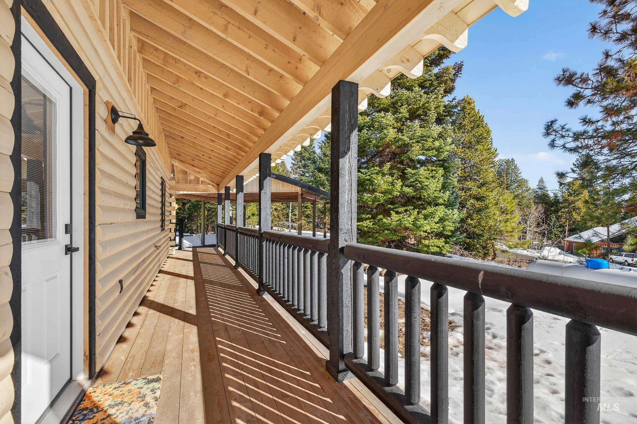 Access to the mud/laundry room