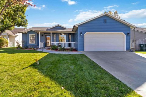 Photo of 341 E Screech Owl Dr, Kuna, ID 83634 (MLS # 98965298)