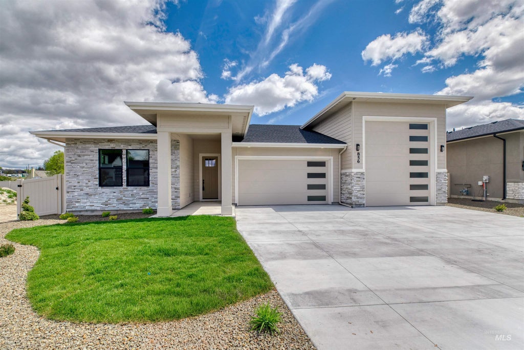 Photo of 856 N Nolina Ave, Eagle, ID 83616 (MLS # 99003407)