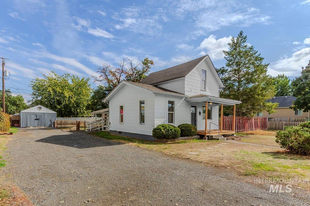 Photo of 427 10th Street, Clarkston, WA 99403 (MLS # 98963811)