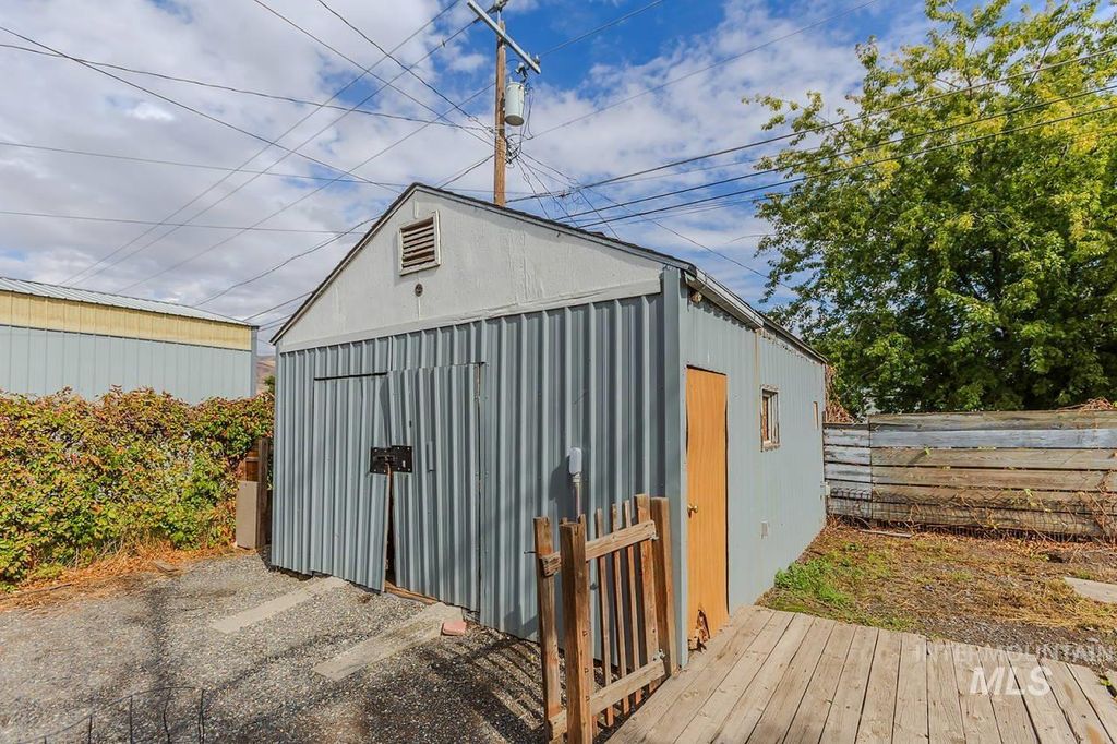 Photo of 427 10th Street, Clarkston, WA 99403 (MLS # 98963811)